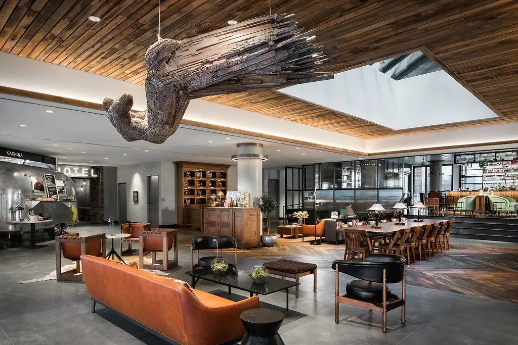Interior de The Maven Hotel Denver